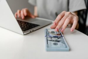 Make Passive Income Online - The Best Strategy - Udyamoldisgold