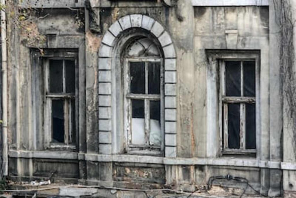 Is It Safe To Vacuum Glass?