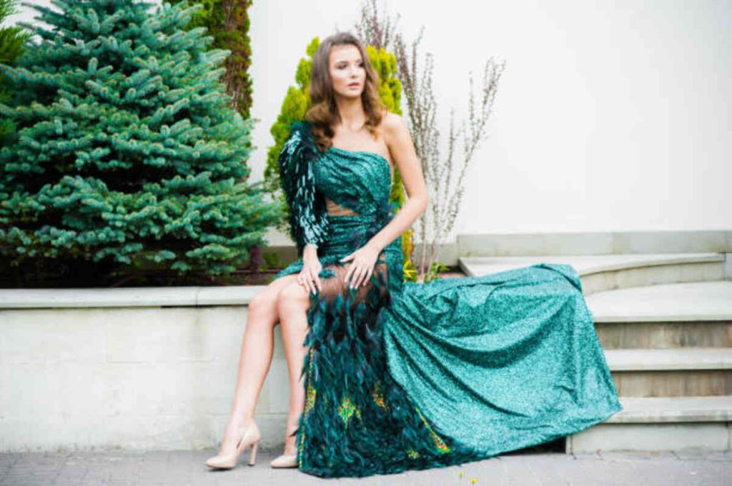 Make a Statement at Homecoming With a Green Hoco Dress