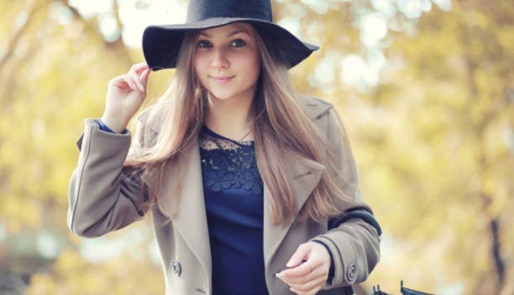 How to Style a Grey Fitted Hat