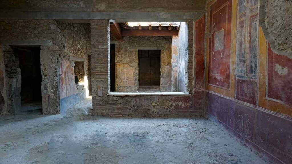 Any Visitor's Guide to Pompeii's Illustrates